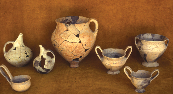 Mycenaen vases found at the site.